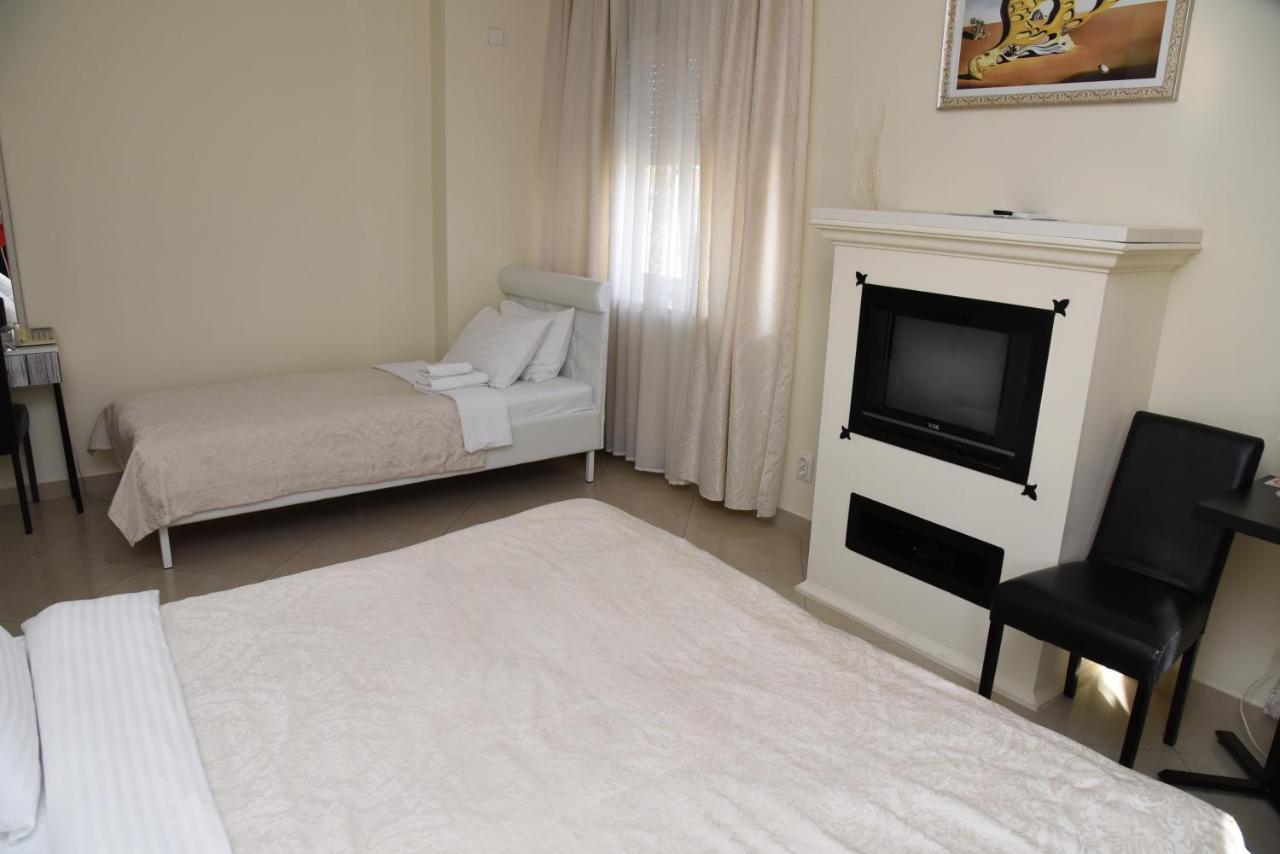 Garni Hotel Dash Újvidék Kültér fotó