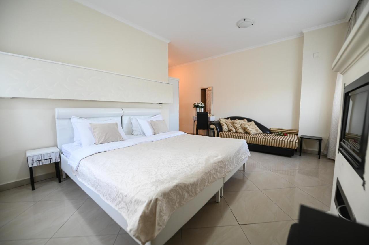 Garni Hotel Dash Újvidék Kültér fotó
