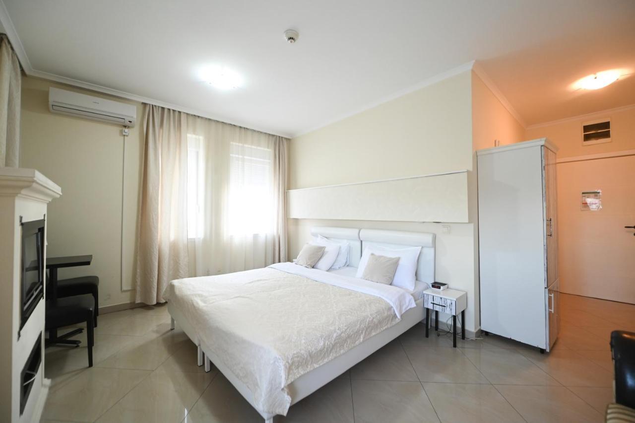 Garni Hotel Dash Újvidék Kültér fotó