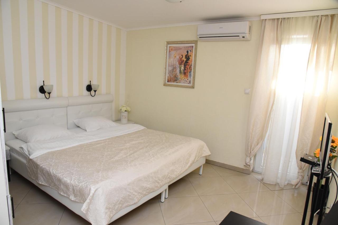 Garni Hotel Dash Újvidék Kültér fotó
