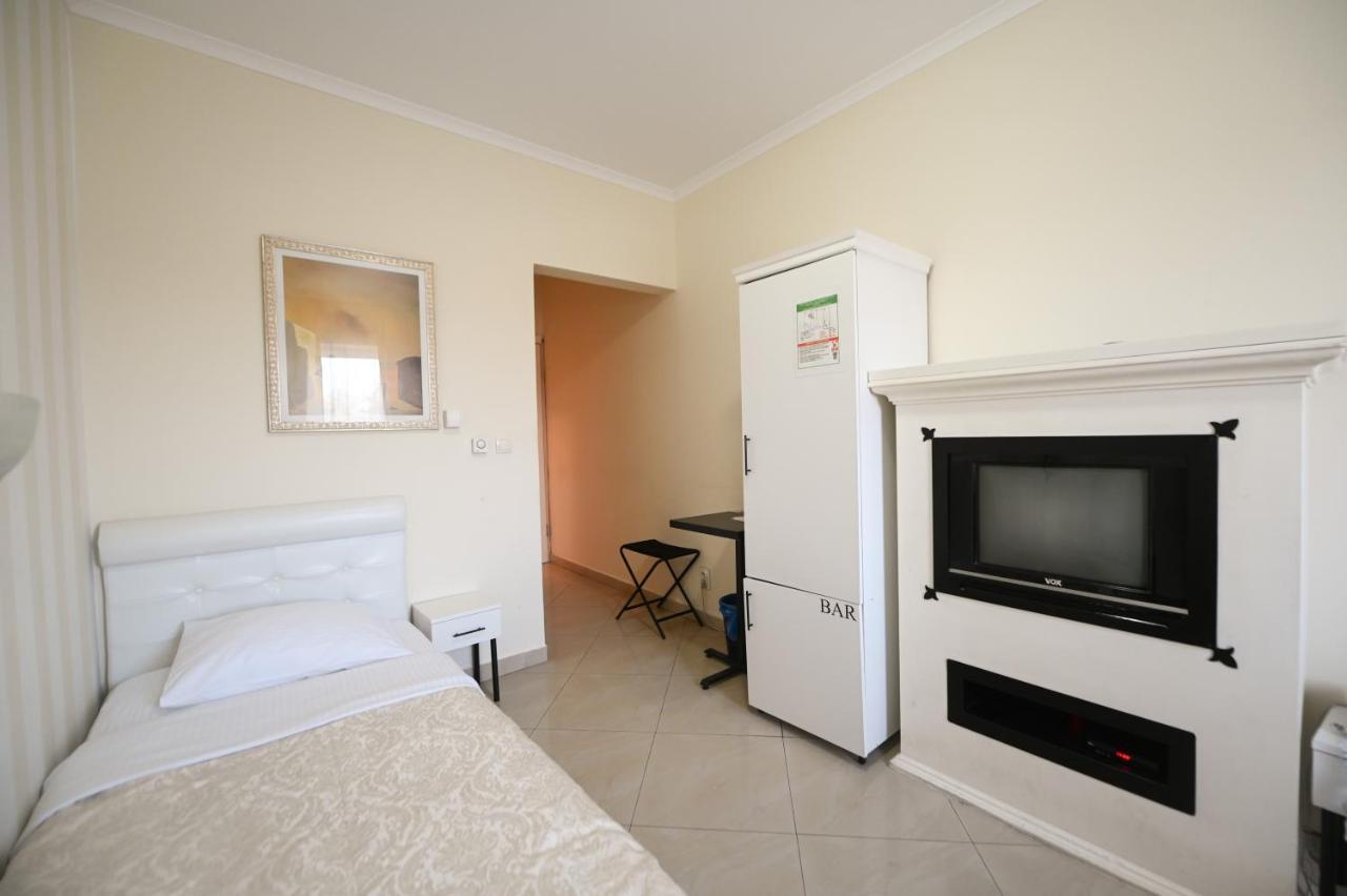Garni Hotel Dash Újvidék Kültér fotó