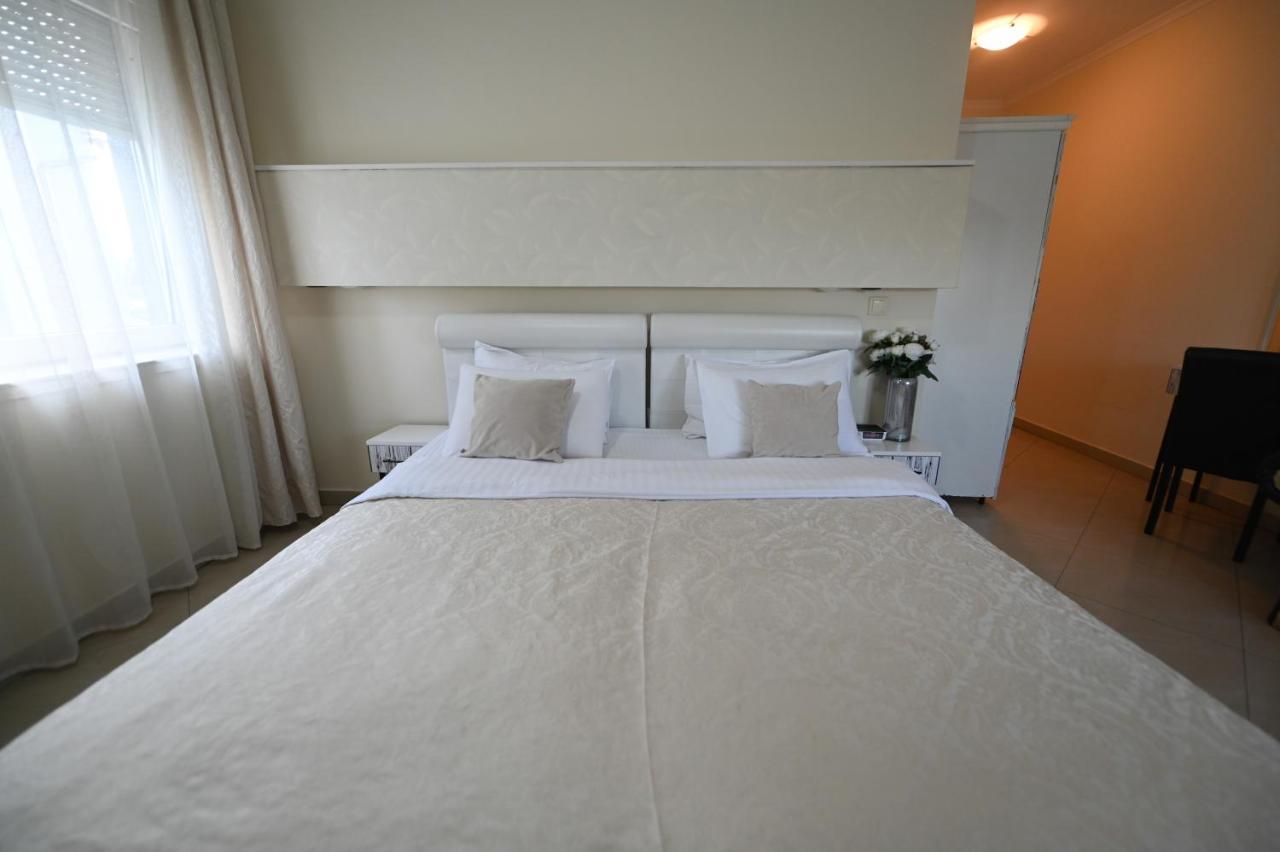 Garni Hotel Dash Újvidék Kültér fotó