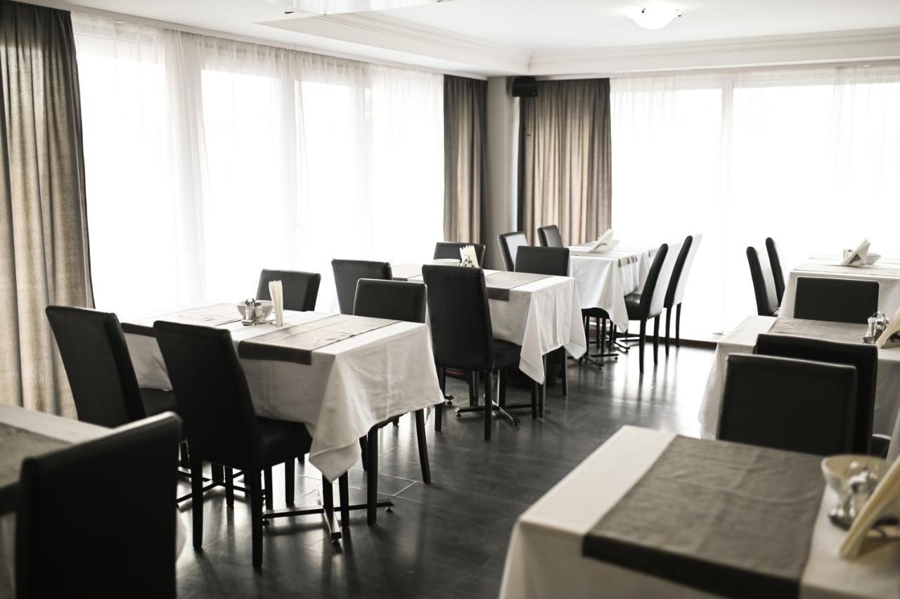 Garni Hotel Dash Újvidék Kültér fotó