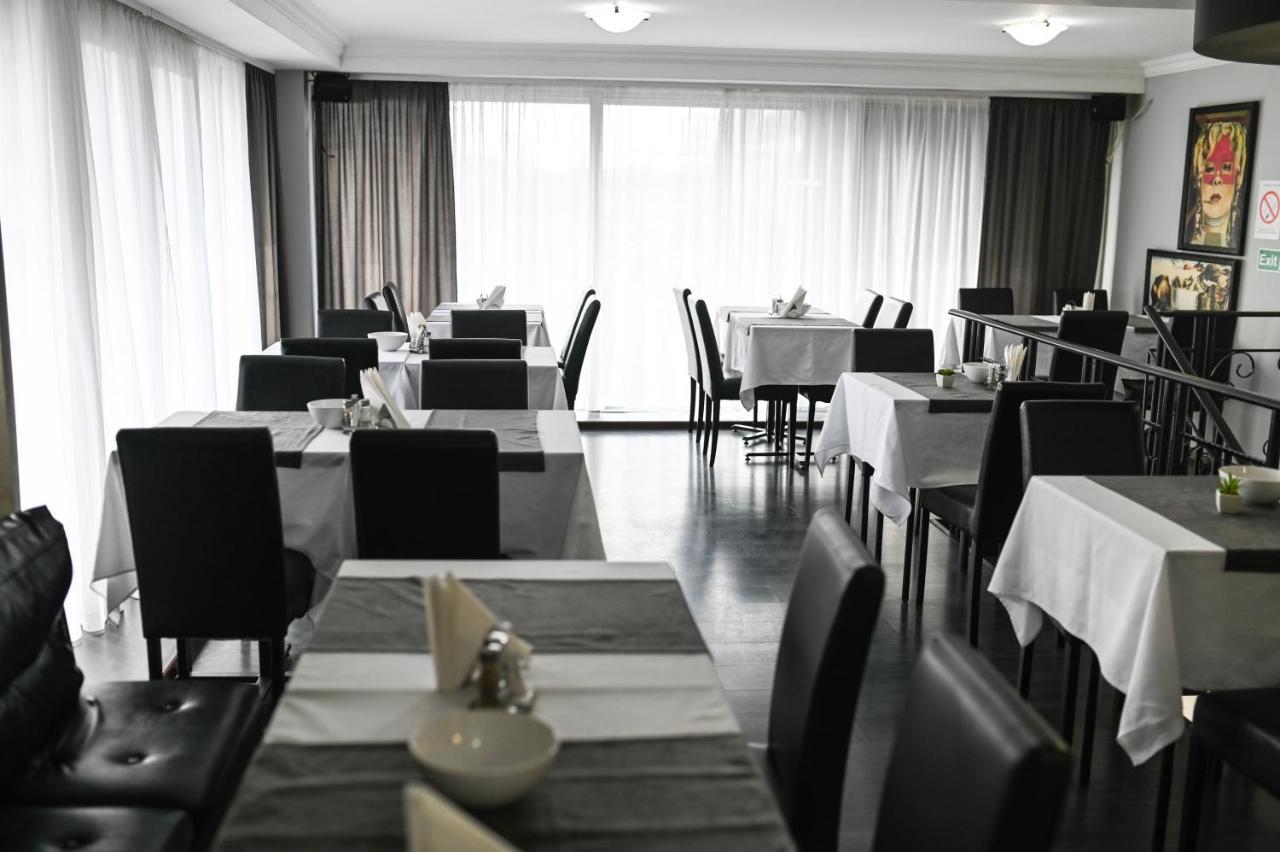 Garni Hotel Dash Újvidék Kültér fotó