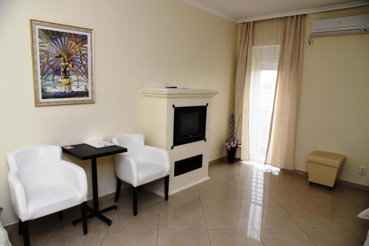 Garni Hotel Dash Újvidék Kültér fotó