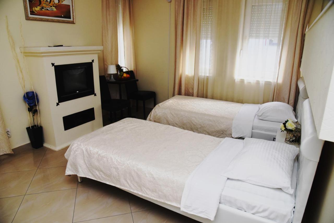 Garni Hotel Dash Újvidék Kültér fotó