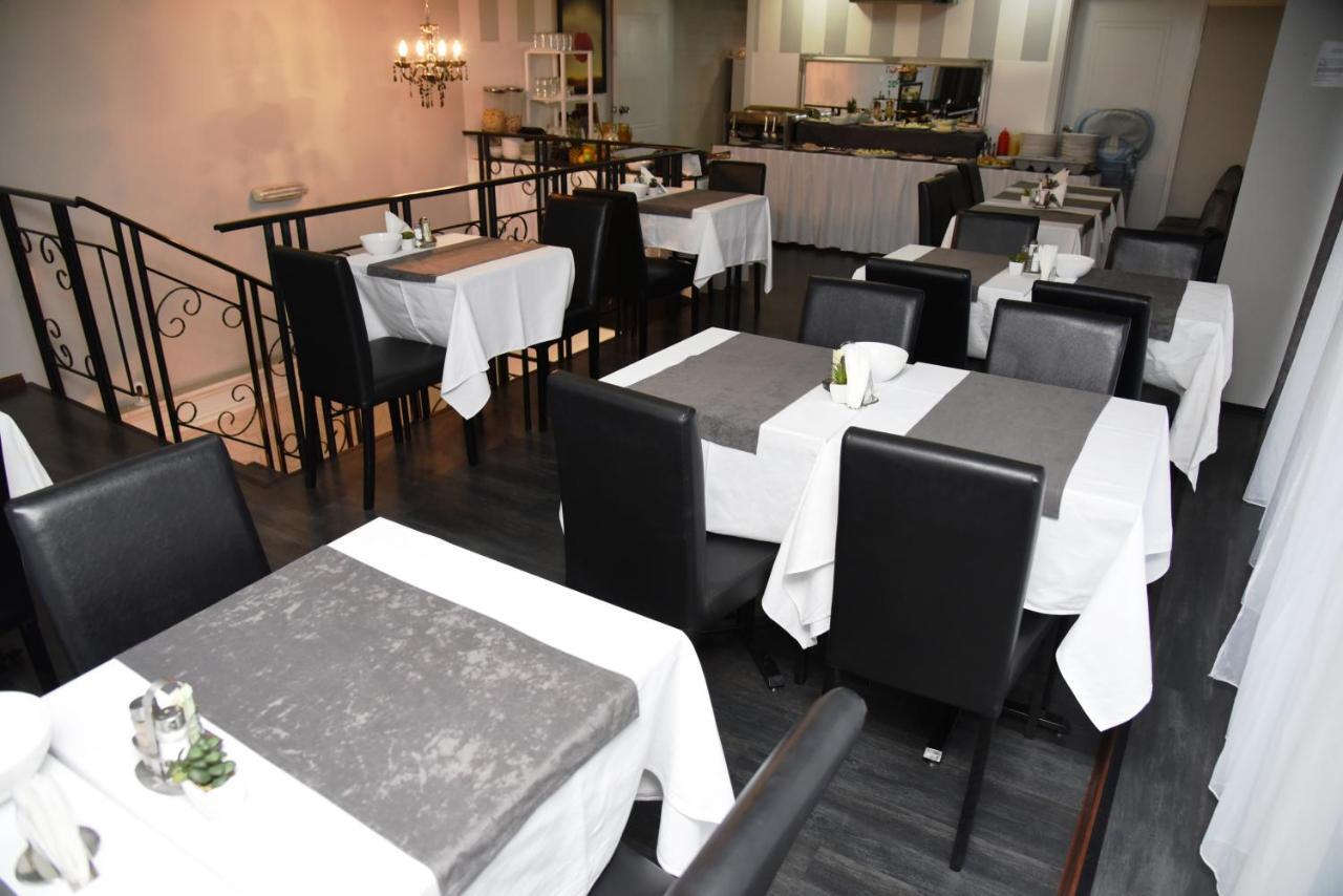 Garni Hotel Dash Újvidék Kültér fotó