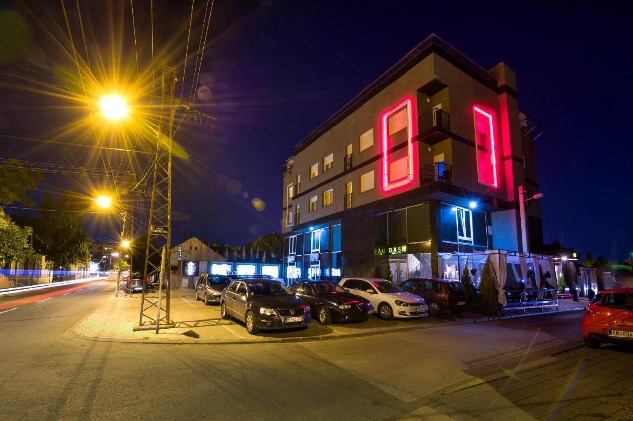 Garni Hotel Dash Újvidék Kültér fotó